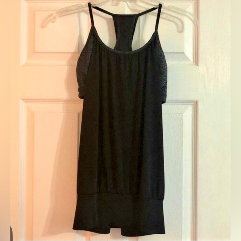 Onzie black workout tank